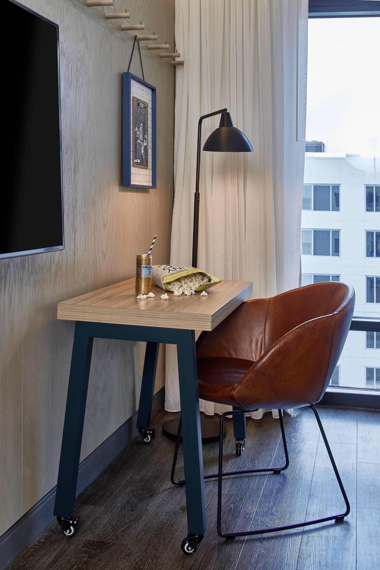 Moxy Atlanta Midtown Hotell Exteriör bild