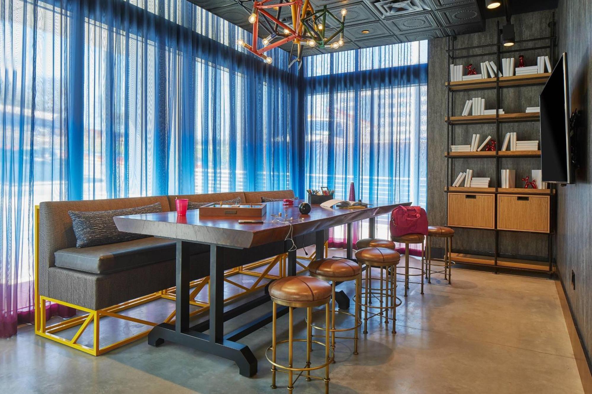 Moxy Atlanta Midtown Hotell Exteriör bild