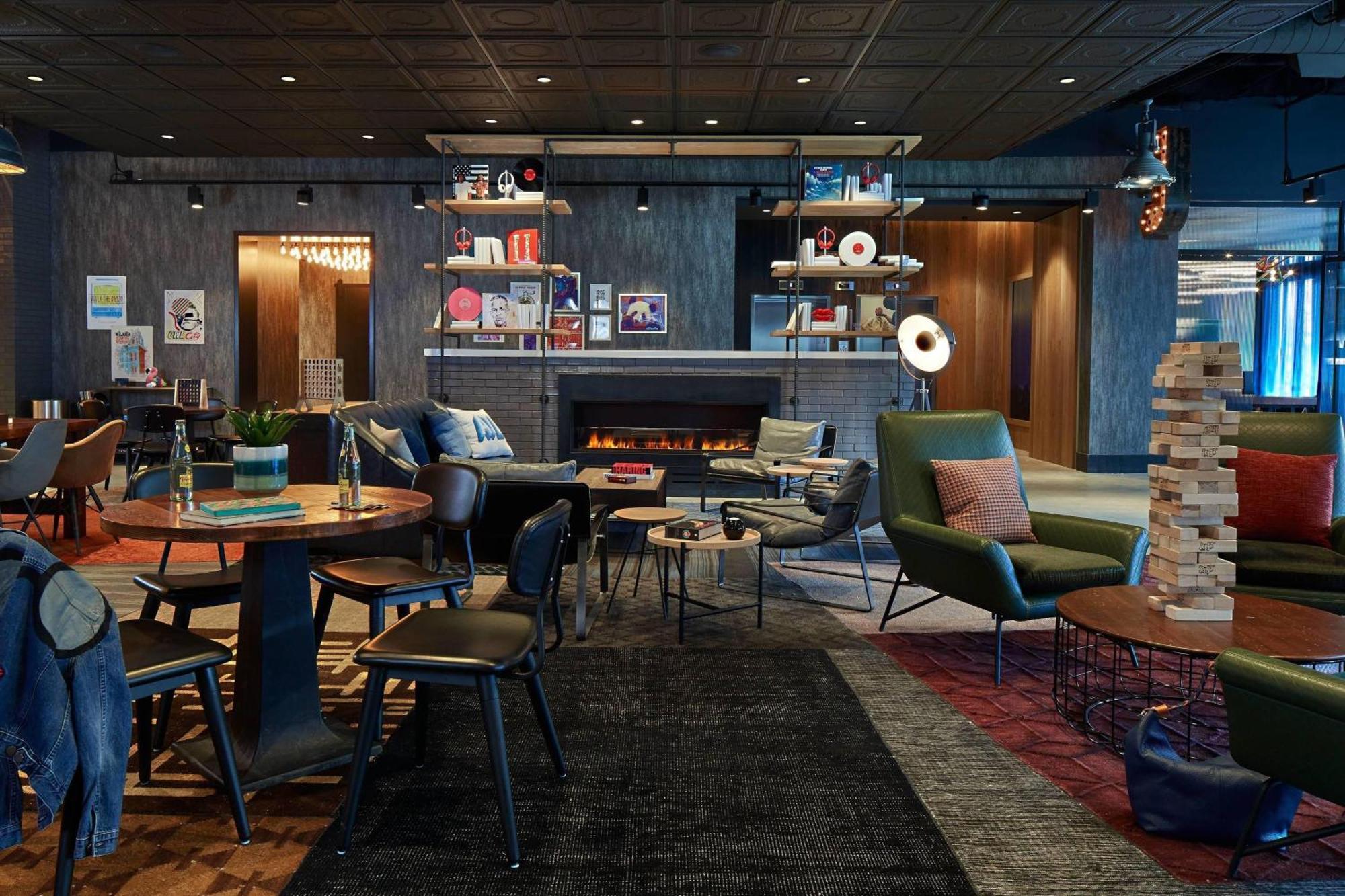 Moxy Atlanta Midtown Hotell Exteriör bild